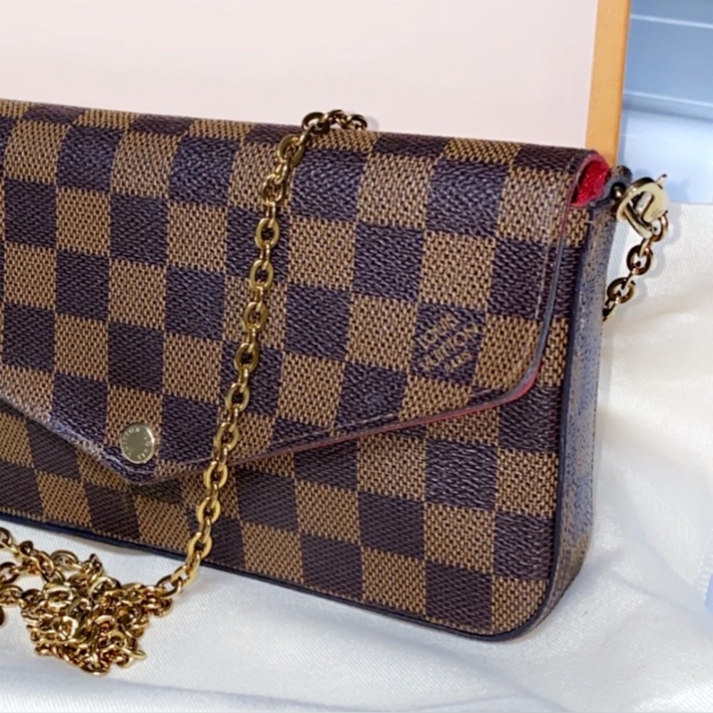 Felicie ebene pre loved